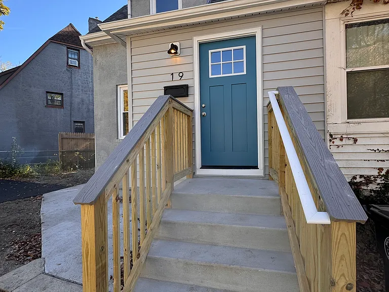 13 Bayship Rd — Photo 2
