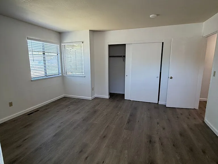 1930 Manor Pl — Photo 20