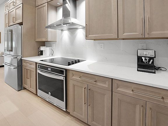 4th image of 752 Yale Farm Rd