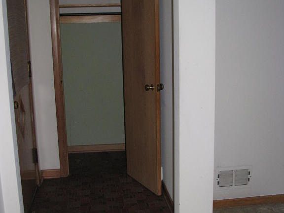 4th image of 1230 Carlton Ave NE