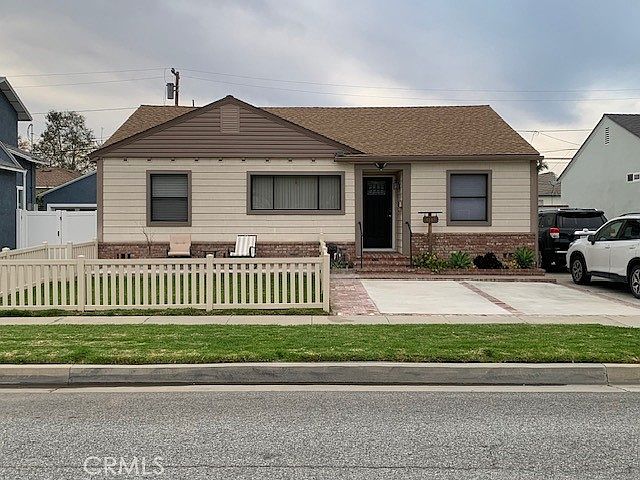2nd image of 4145 Los Coyotes Diagonal