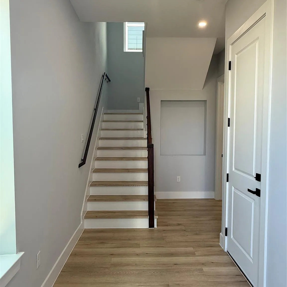 3 bed, 3.5 bath, 1949 sqft, $2,600 — Photo 3