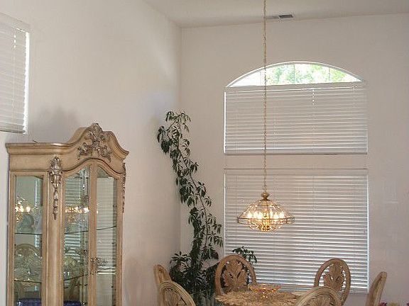 5th image of 5965 Tuliptree Dr