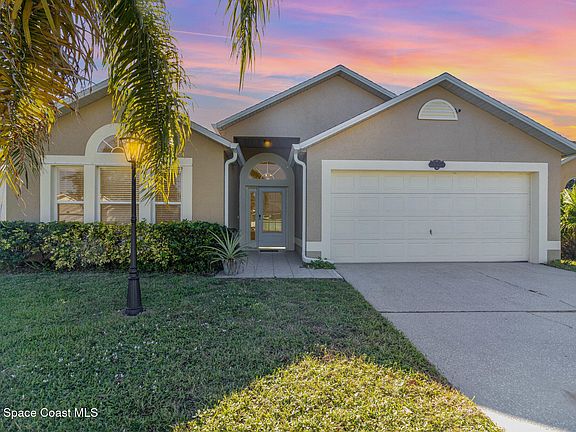 2nd image of 4665 Blackmore Ct