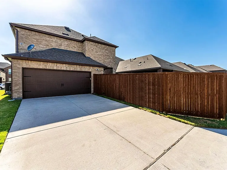 2708 Franklin Dr — Photo 22