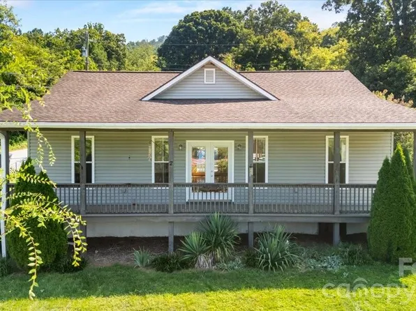2 Elkmont Pl, Asheville, NC 28804