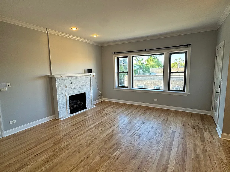 1340 W Irving Park Rd #3 — Photo 6