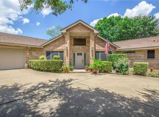 154 Broadmoor St, Meadowlakes, TX 78654