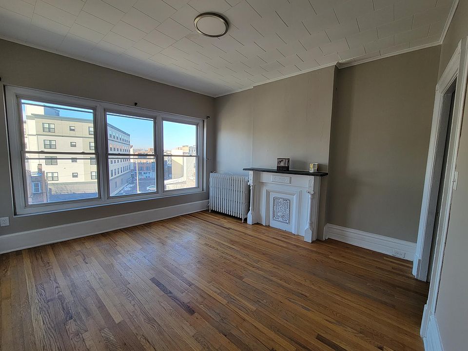 1st image of 2136 5th Ave APT 6