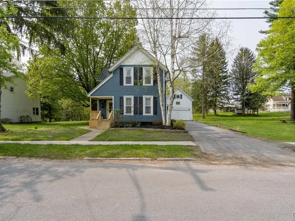 9 Stone St, Carthage, NY 13619