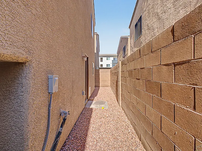 6077 Aripeka St — Photo 24