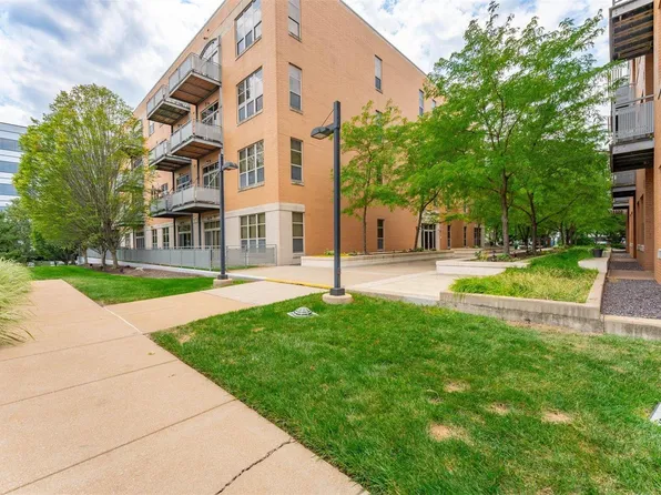 630 Emerson Rd APT 204, Saint Louis, MO 63141