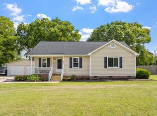 100 Leachburg Dr, Garner, NC 27529