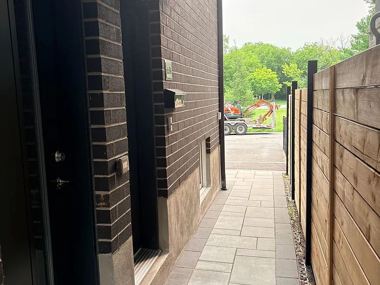 65 Chestnut St W #B — Photo 3
