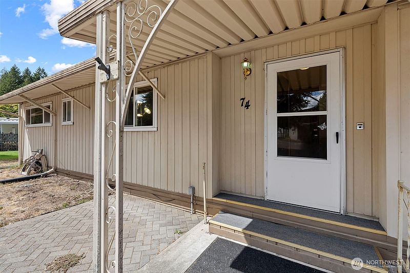3rd image of 930 Trosper Road SW #74