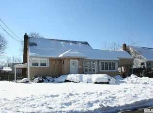 319 33rd St, Lindenhurst, NY 11757