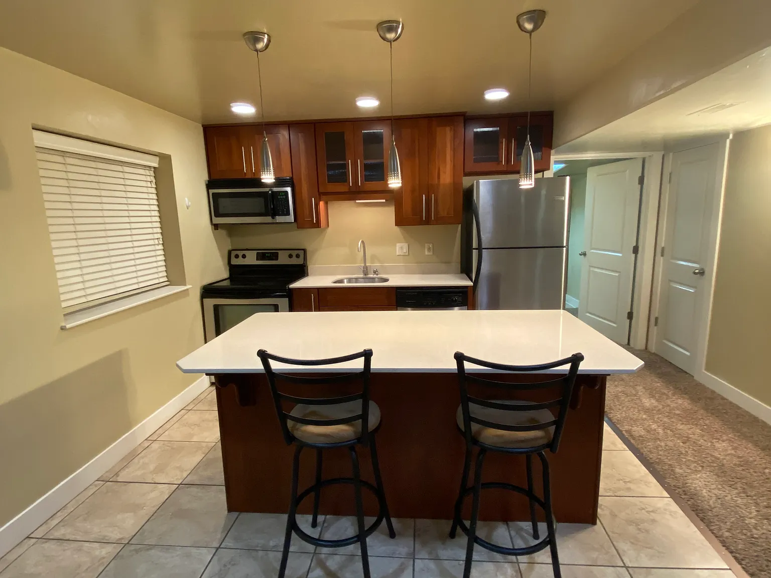 1 bed, 900 sqft, $1,000 — Photo 1