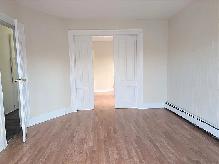 107 Catherine St — Photo 8