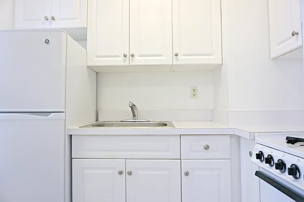 Rented by Metropolitan Equities | media 8