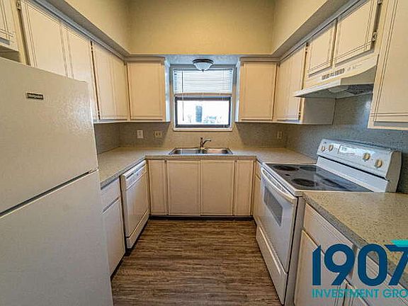 3rd image of 1061 Rambling Oaks Dr
