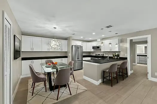 4836 Marine Dr — Photo 11