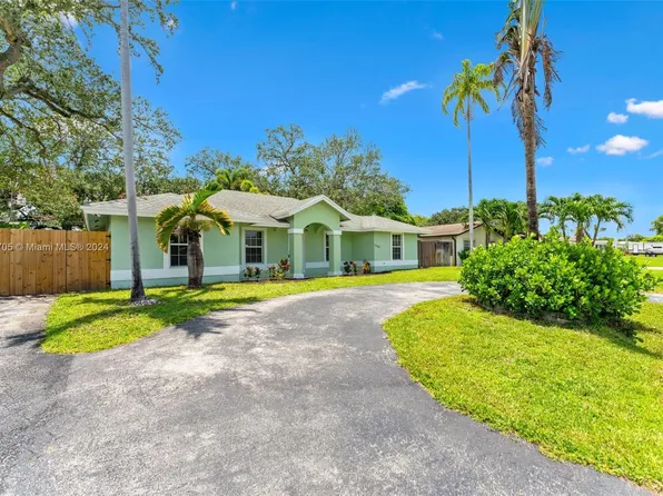 1030 SW 66th Ave, Pembroke Pines, FL 33023