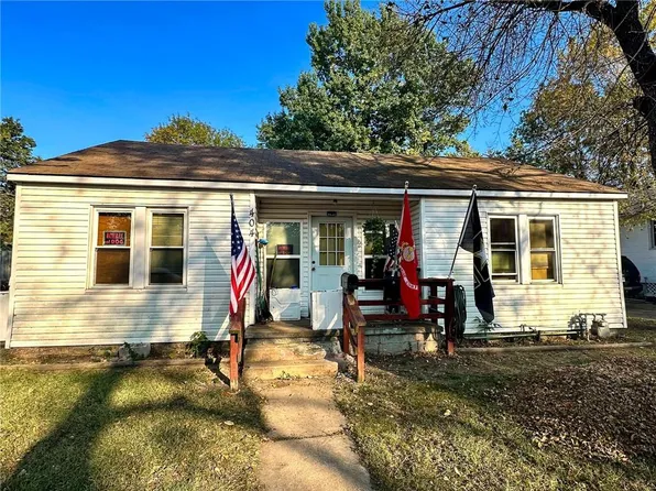 404 Lynn Ave, Columbus, KS 66725