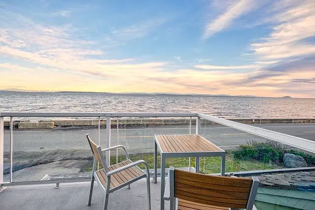 3 bed, 2.5 bath, 1670 sqft, $3,100 — Photo 4