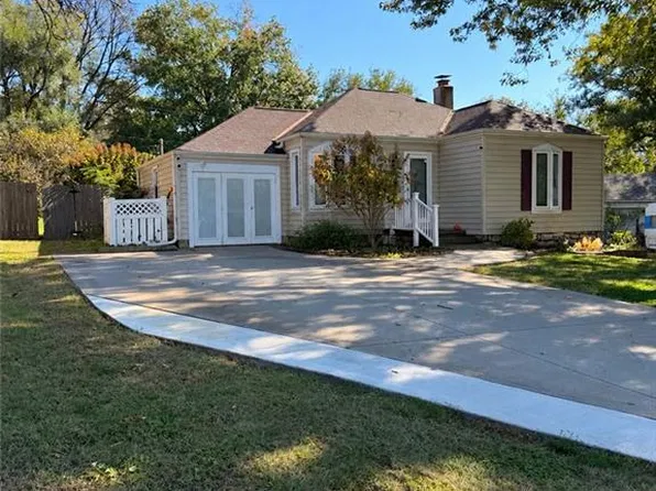 7005 Hawthorne Ave, Raytown, MO 64133