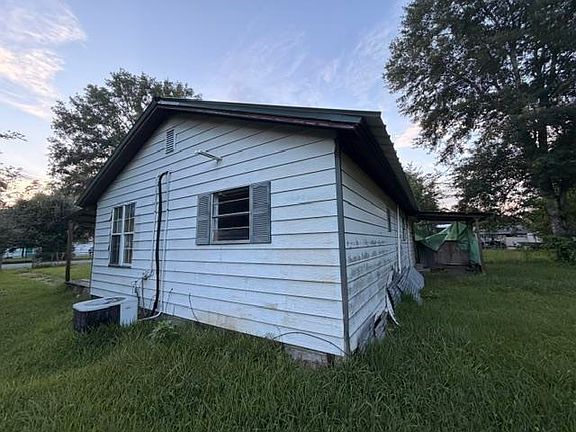 3rd image of 3282 Brent Dr
