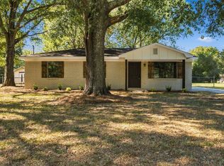 108 Forest Dr, Killen, AL 35645