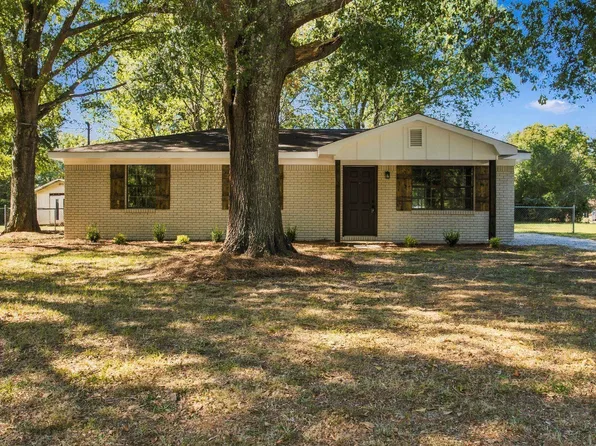 108 Forest Dr, Killen, AL 35645