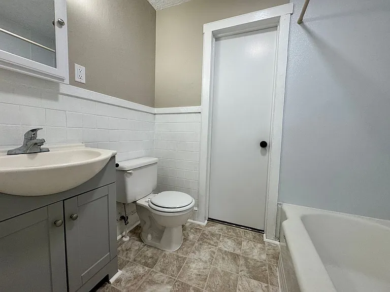 317 Craig St — Photo 10