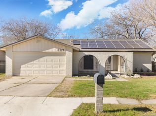 827 Saddlebrook Dr, San Antonio, TX 78245