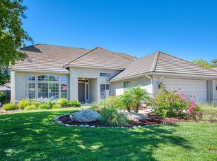 2231 E Pryor Dr, Fresno, CA 93720