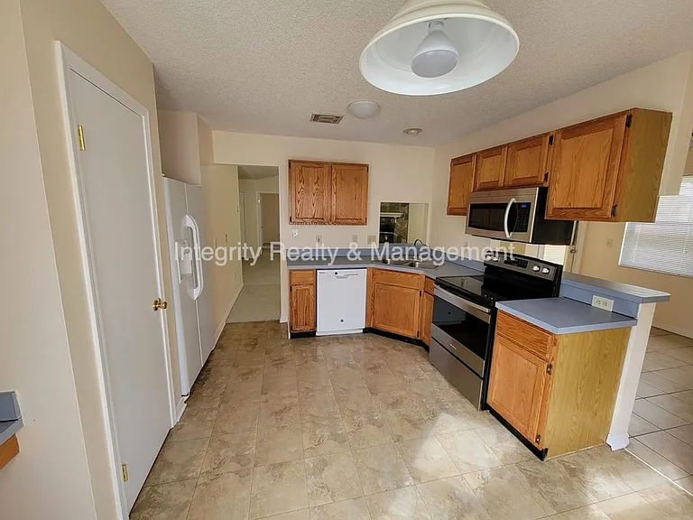 7519 Allspice Cir N — Photo 15