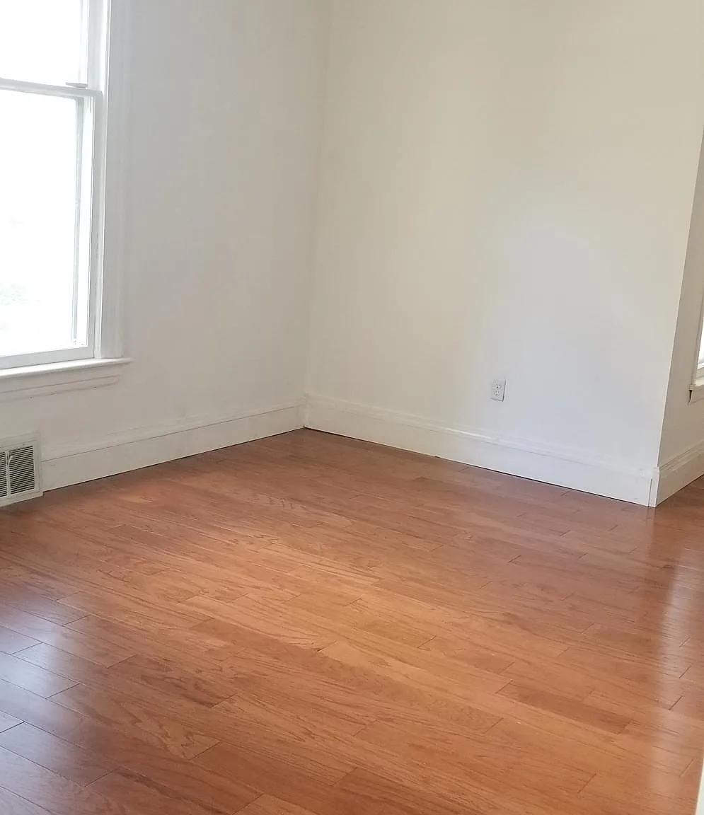 3 bed, 2000 sqft, $1,750 — Photo 2