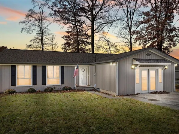 625 Curtis Dr, Christiansburg, VA 24073