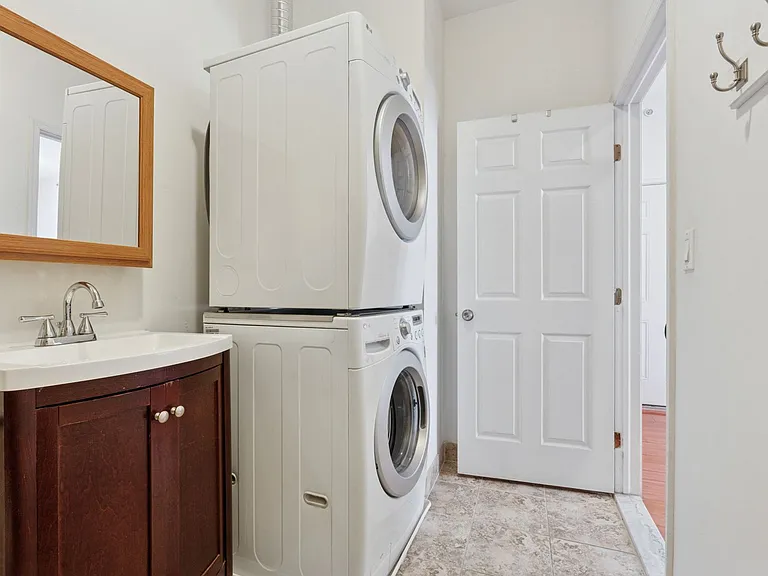 1204 Chestnut St #201 — Photo 6