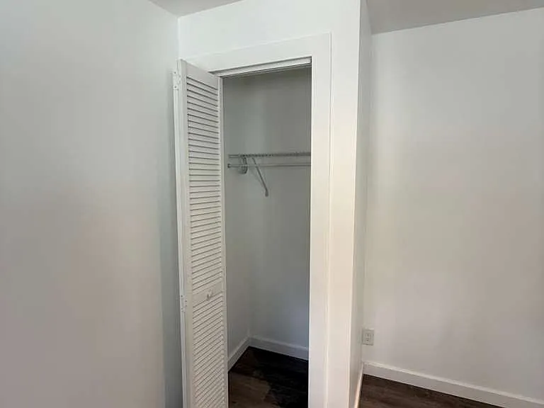 424 Collins Dr — Photo 9