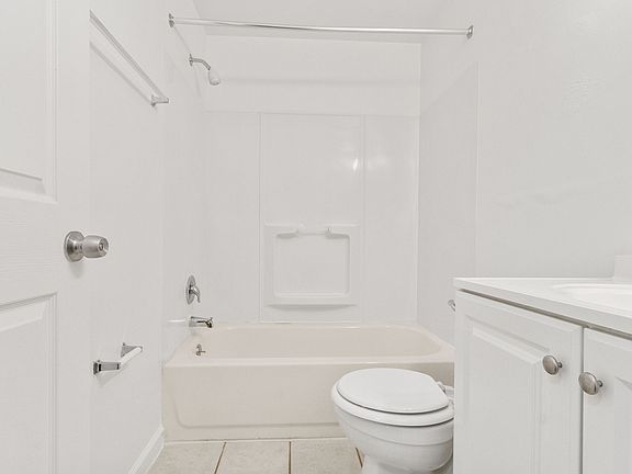 4th image of 5018 Lemans Dr #1321-512