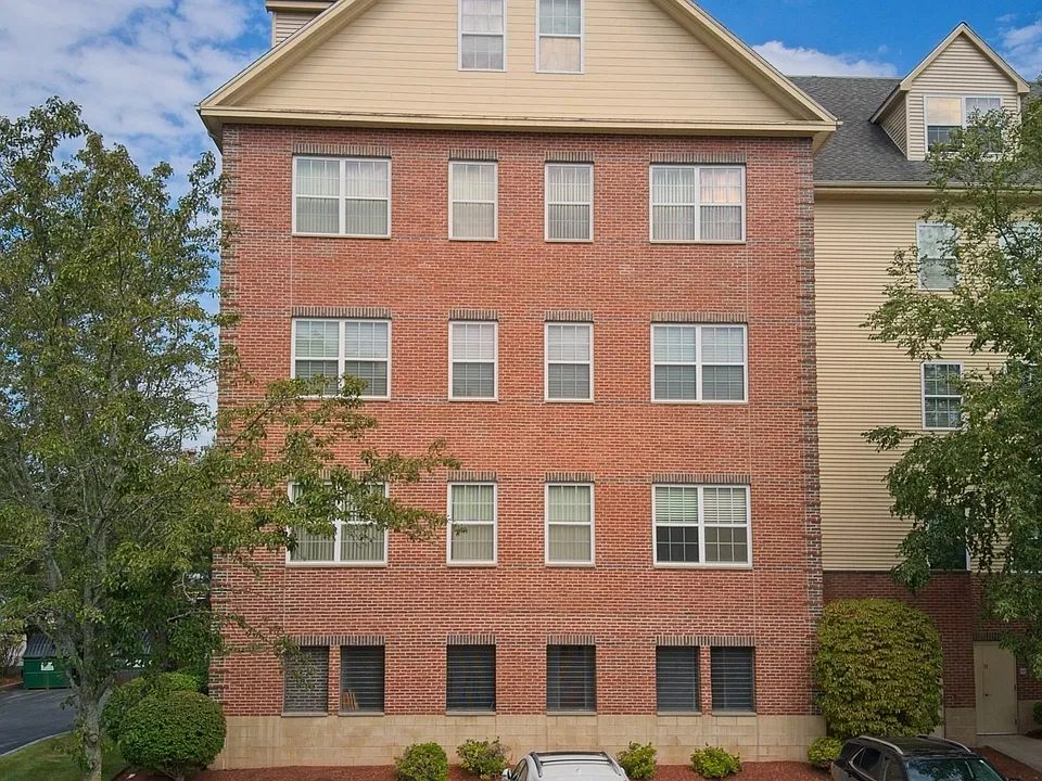 1 Powder Mill Sq #107