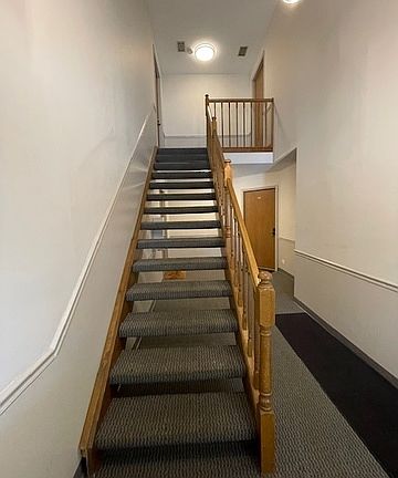 4th image of 624 Berkley Ct Unit V2