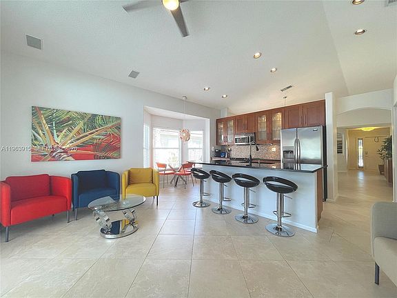 3rd image of 4923 SW 33rd Way