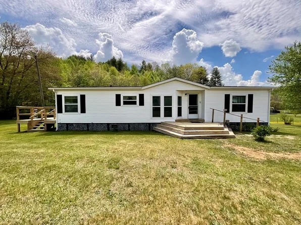 2134 Pipers Gap Rd, Galax, VA 24333