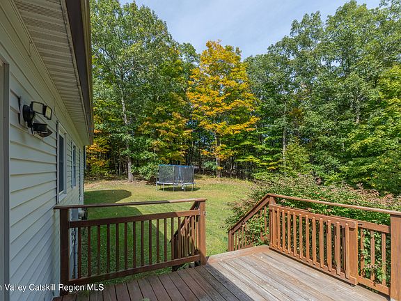 5th image of 353 5 Mile Woods Road