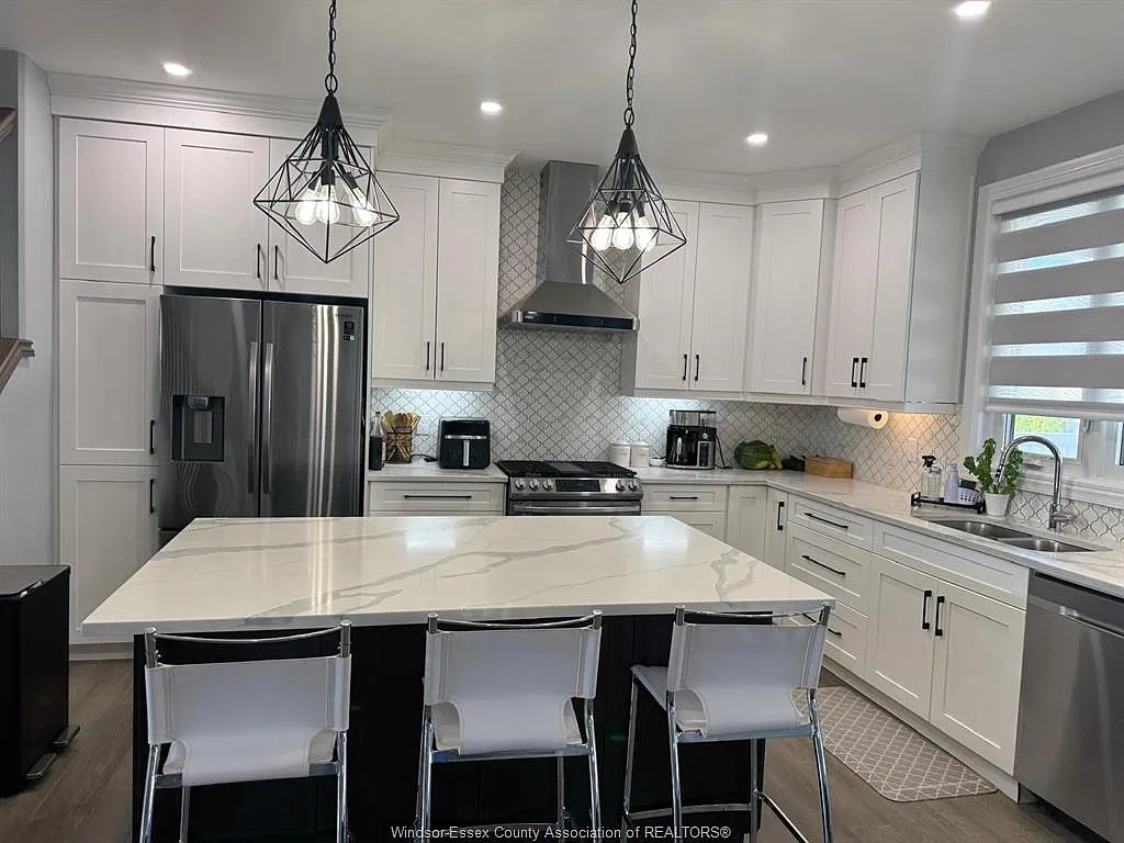 4 bed, 3.5 bath, $3,500 — Photo 4