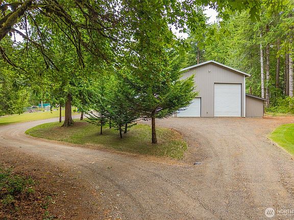 4th image of 1825 W Deegan Road E