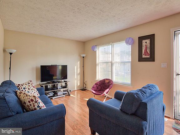 2nd image of 403 Surrey Club Ln