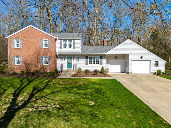 3410 Banberry Ln, New Castle, PA 16105